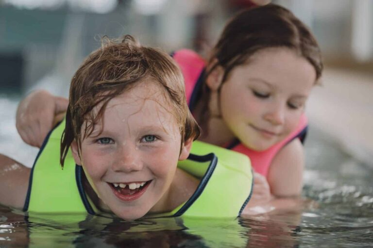 Home Elementor 4 natacion auga oido unsplash